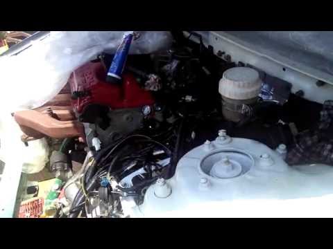 Bleeding Master Clutch Cylinder on 98 Eclipse 2 0L Non-Turbo 420A part 1