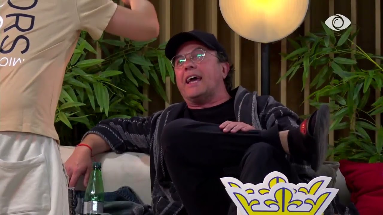 “Boll”/ Valbona e përlotur tenton të ndaloj debatin e djemve me Laertin, Gjesti: Sa i pafytyrë…