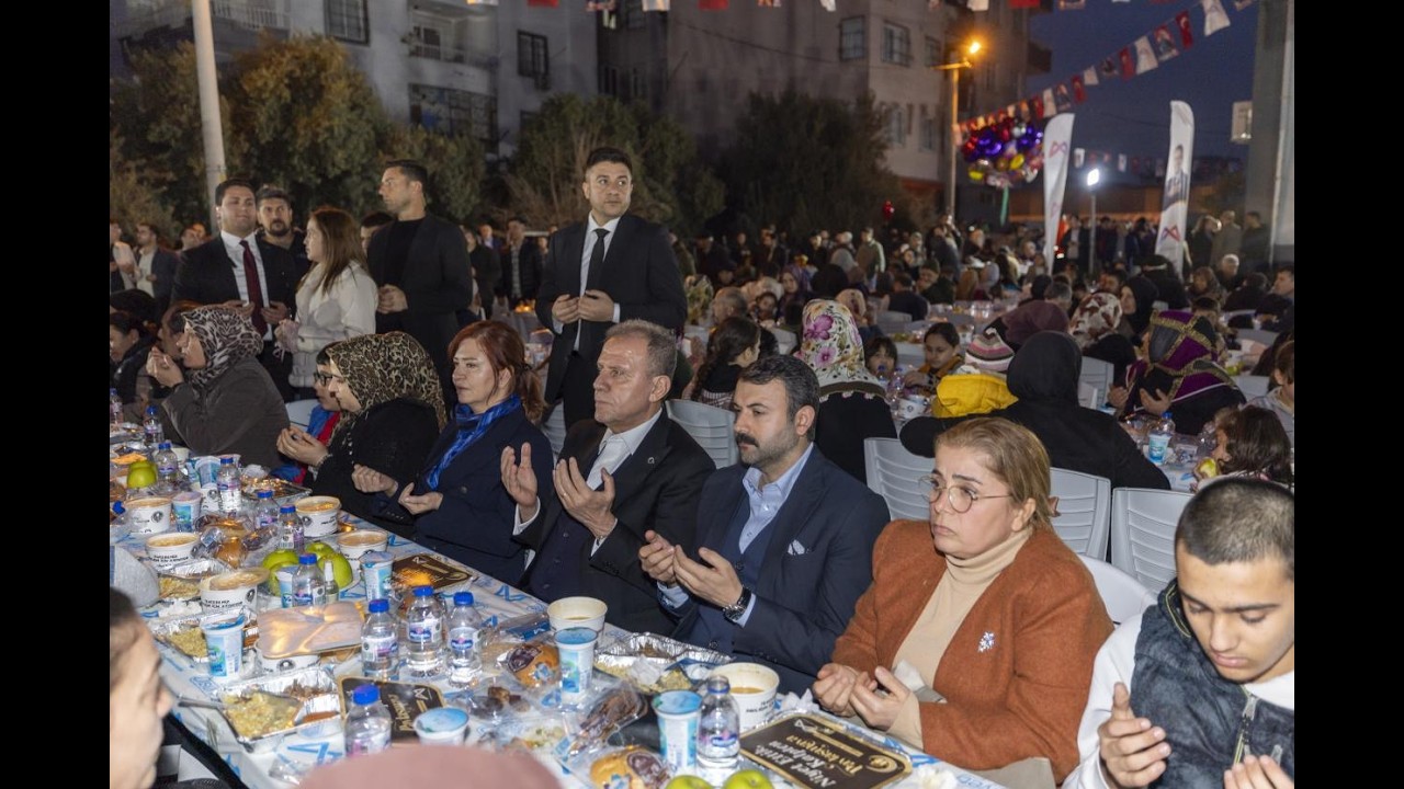 BAŞKAN SEÇER İLE MERAL SEÇER İFTARLARINI AKDENİZLİLERLE GERÇEKLEŞTİRDİ