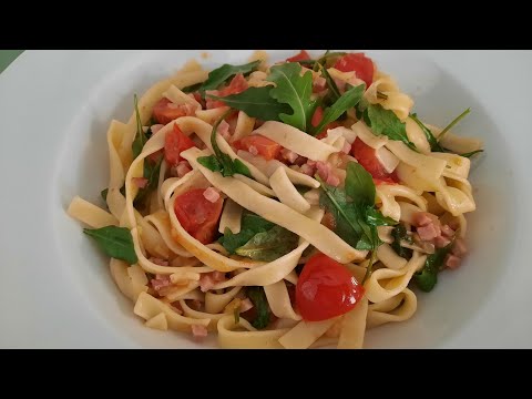 Nudeln mit Rucola und Speck/ einfach und schnell zubereitet