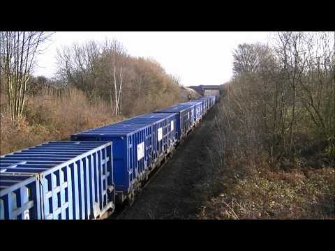 66550 on 6E06 Bredbury - Roxby 'binliner' and former DRS 66420 light engine at Oakenshaw 28/12/11