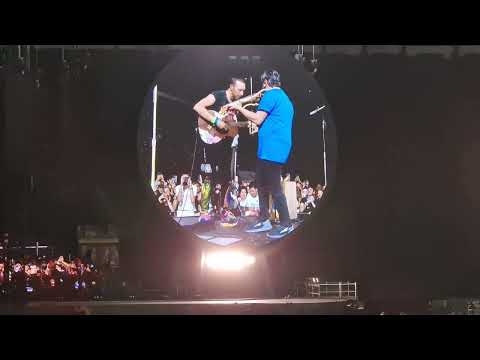 Coldplay - O Mia Bela Madunina , with Davide Rossi( Live Milan 2023) #musicofthespheresworldtour