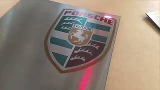 جهاز ليزر الالياف 30W JPT E MOA يمكن الوسم والنقش على الحديد بالالوان بهذا الجهاز