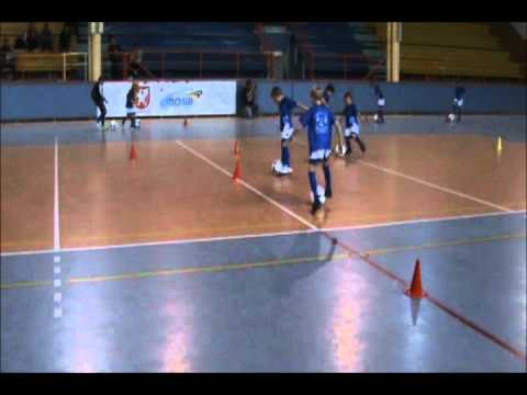 Szkółka Igloopol: Trening w grupie wstępnego szkolenia. Rocznik 2004/2005 - 11.10.2012 r.