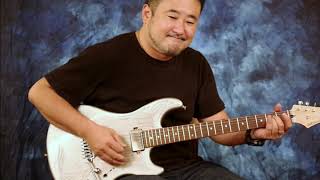Video thumbnail for KAMINARI GUITARS Liquid 2　/ TM White by Guitar-Town