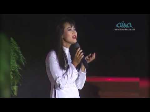 Thể hiện bởi Thúy Vi