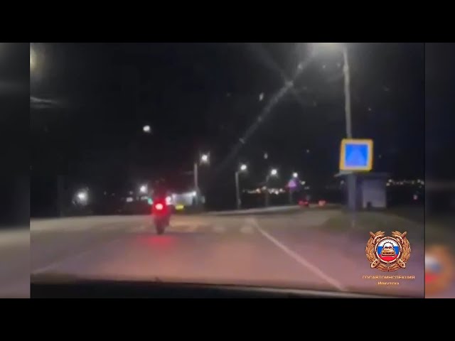 В Приангарье мотоциклист без прав пытался скрыться от сотрудников ГИБДД и вылетел в кювет