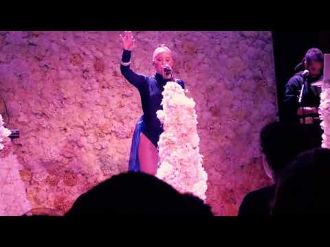 Iyla Performs "OWTV" Live | The Flowers Tour