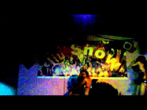 Yasmin Carraroh no Liu Show 01.11.12 NIGHT HALLOWEEN * P!nk - U + Ur Hand