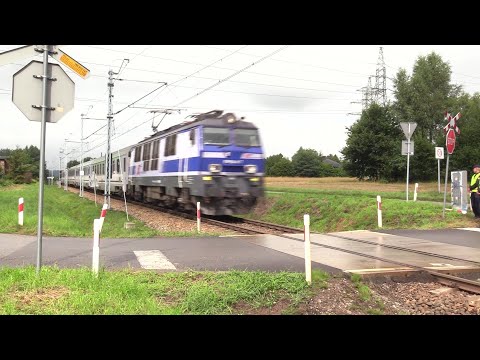 Wypadki na przejazdach kolejowych. Kampania "Bezpieczny Przejazd" 27.08.2021