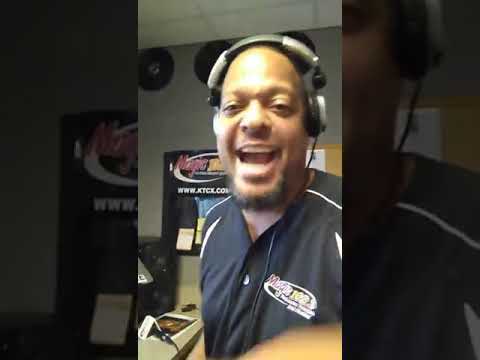 DJ Jazzie Redd live in the mix on Magic 102.5!