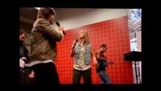 Annie Kallpa y Vyero, con su banda en 82T (abrebocas)