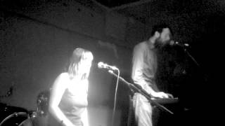 Alasdair Roberts (with Laurie McNamee) performing Jason Molina (Songs: Ohia) Being in Love