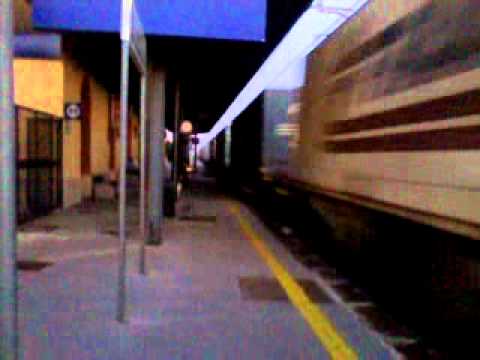 Treno merci con E655.419 transita a Pontecagnano