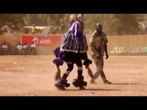 Тот самый зажигательный Шаман танцует под 'Ой, хто пье, тому наливайте' =)