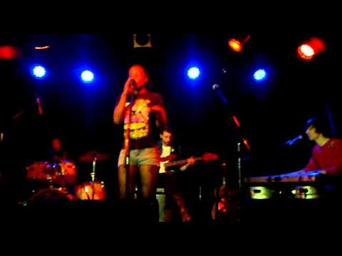 Tyanna Thorrington aka TNT live perfomance at Supermarket 08042012.mp4