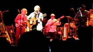 Paul Simon-03 - Viet Nam - Mother And Child Reunion.MOV