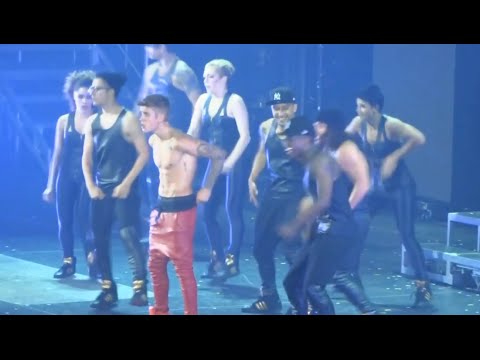 Justin Bieber Shows Off His Booty in Jax | Justin Bieber in Shock !!