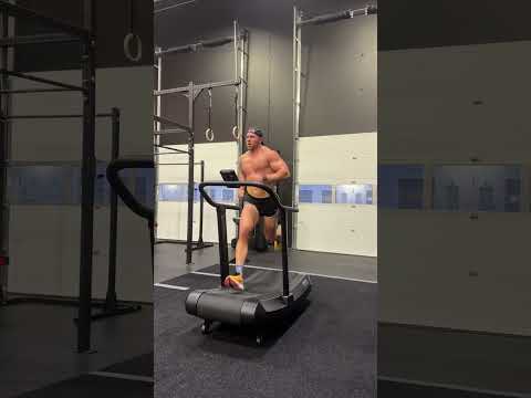 Run workout 🚀  3 miles at 7:30 min/mile pace - 4 x max effort sprints - 1 mile easy