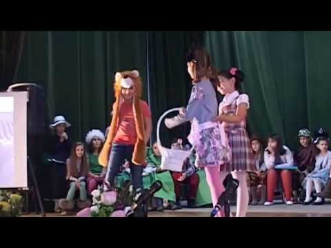 sceneta Dora and Tina serbare dec. 2014