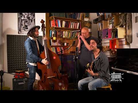 Rizzia Studio Ep.2 Joe Chiariello - I Believe I'll Dust My Broom