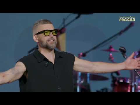 «А знаешь, все еще будет»: группа Uma2rman поздравляет участников свадебного фестиваля