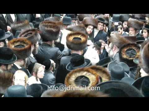 Hachnosas Sefer Torah To Tola'as Yakov Shul - Sivan 5776