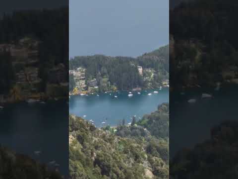 Villa La Angostura y lago Nahuel Huapi desde el cerro O'Connor, Neuquén, Patagonia, Argentina