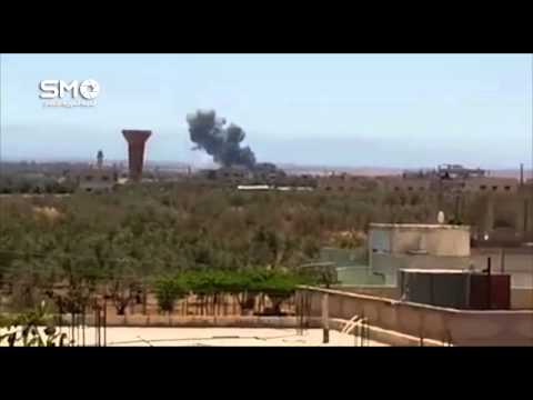 لحظة سقوط طائرة حربية تابعة لقوات النظام في ريف درعا الشرقي في محافظة درعا