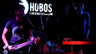 Asimétrica - Untitled (en vivo) - Hobos