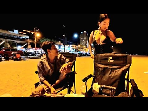Thai Street Bites Live streaming!