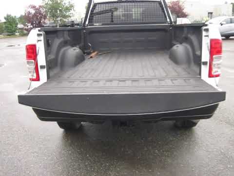 2024 white /gray RAM 2500 Tradesman Crew Cab 4WD (3C6UR5HJ2RG) with an 6.4L V8 engine, AUTOMATIC transmission, located at 9530 Old Seward Highway, Anchorage, AK, 99515, (907) 349-3343, 61.134140, -149.865570 - LOW MILES ON THIS 2024 RAM 2500 TRADESMAN - Photo#1