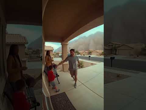 Massive haboob dust wall approaches like tidal wave, 1000 feet high,​ #amazing #trendingshorts​