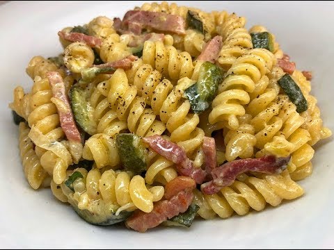 10 MINUTI ED È PRONTA! FUSILLI ZUCCHINE E SPECK - #CUCINANDOMELAGODO