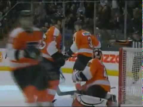 Tyler Bozak - Amazing First NHL Goal Against Philadelphia Flyers (1/14/10)