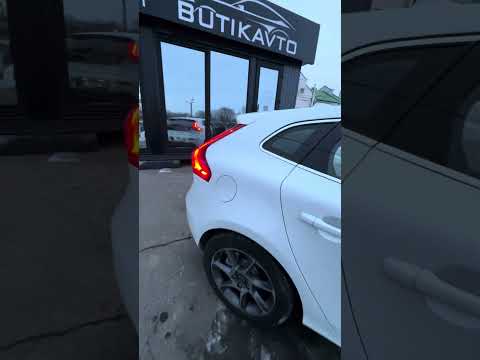 фото volvo v40 ii 0