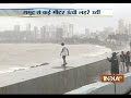 Mumbai Rains: People flock to Marine Drive despite high tide warning