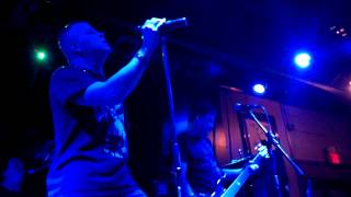 Vine Hollywood performing Dokken&#39;s &quot;Into The Fire.