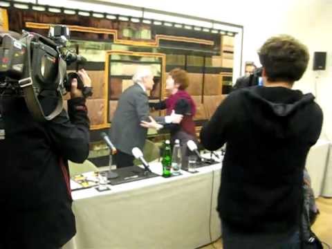 José Carreras before press conference in Prague 001.AVI