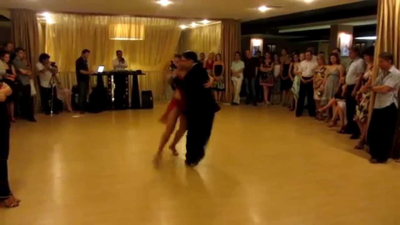 Maxi Gomez y Laura Legazcue - Nieblas del Riachuelo - 27.07.12