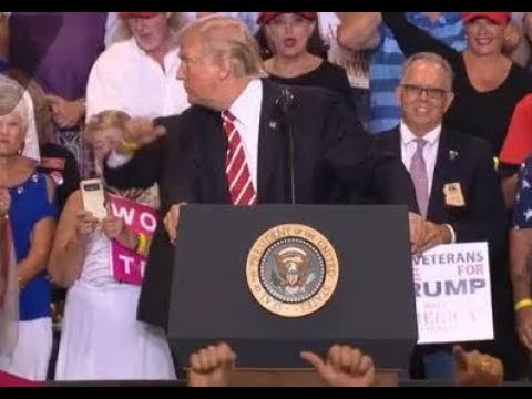 'SNL: Weekend Update': Alec Baldwin returns as Trump for Phoenix rally sketch