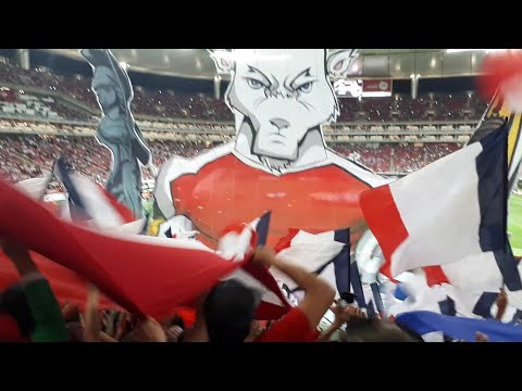 "Espectacular Recibimiento!!! Tifo desde la Barra - Chivas vs New York RB semifinal CONCACAF" Barra: La Irreverente &bull; Club: Chivas Guadalajara