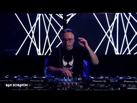 Techno Classics #1  DJ Bunnys aka Ban Schiavon - 35 tracks / 60m / 4 decks.