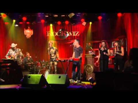 Connie Mitchell & Julian Hamilton - Knew you were waiting - RocKwiz duet