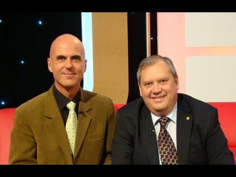 Cu capul în stele și picioarele pe pământ - Dumitru Dorin Prunariu (USH - Matei Georgescu)