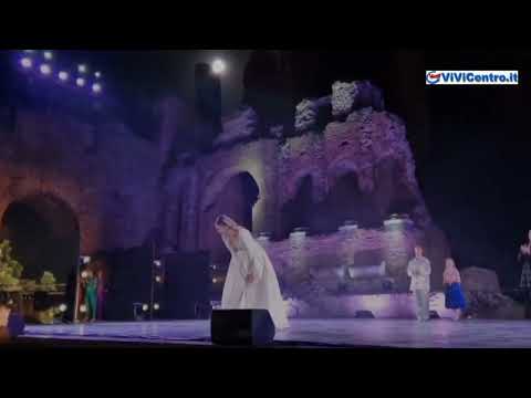 Taormina, Eleonora Abbagnato e la figlia incantano al Teatro Antico