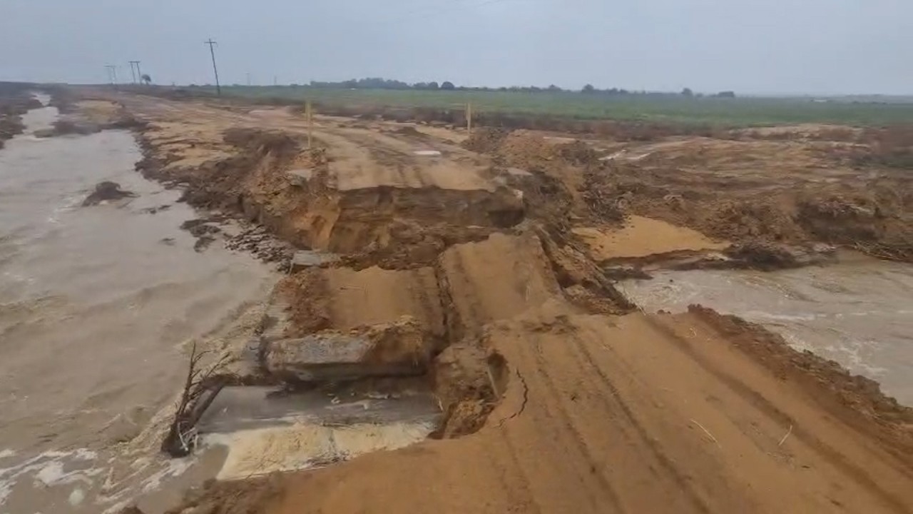 Alt Text: A detailed cross-section diagram of a modern car engine, highlighting key components like pistons and valves. Im...