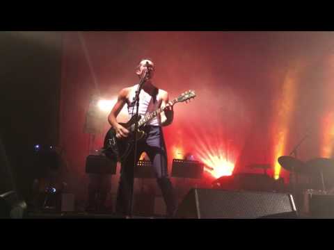 The Last Shadow Puppets - Is This What You Wanted live @ Olympia (Dublin 27 may 2016)