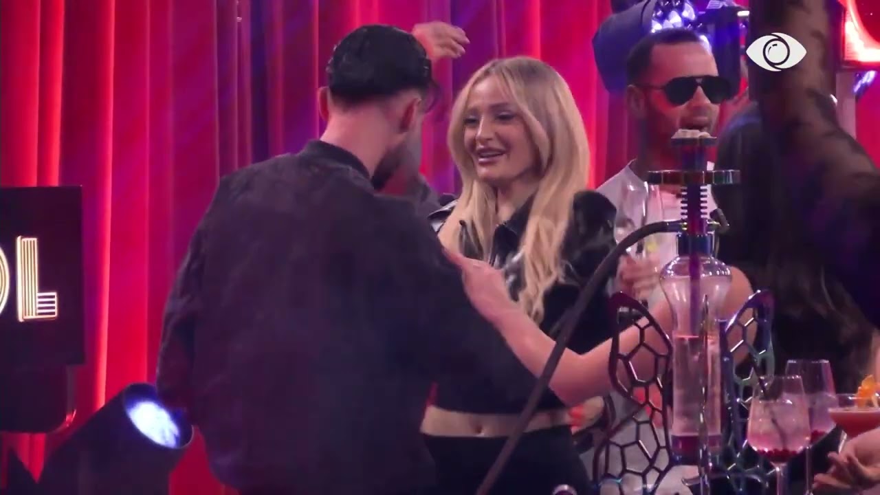 Tunde moj…/ Banorët kërcejnë këngën e Selinit