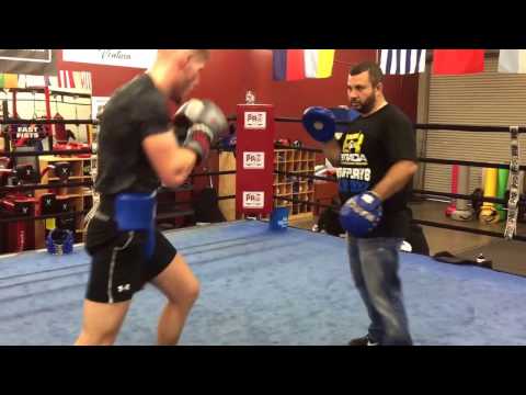 Greek boxing prospect Dennis Dauti - EsNews boxing